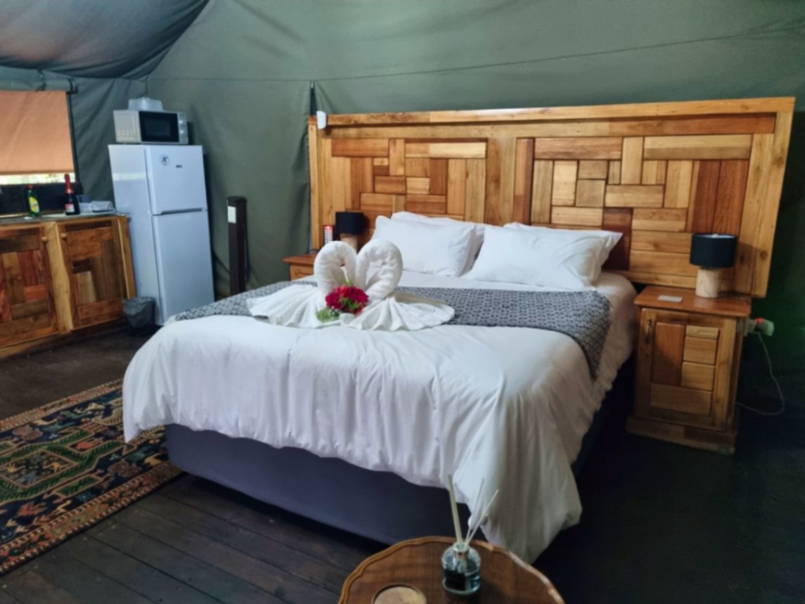 Bedroom, alternate angle